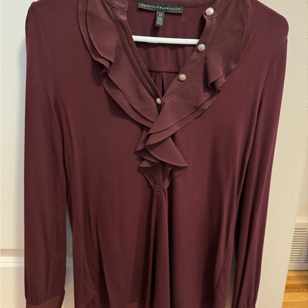 White House Black Market Maroon Ruffle Knit Blouse XS Pre-owned Great Condition